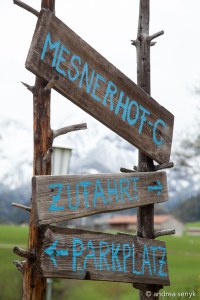 Wegweiser zum Mesnerhof