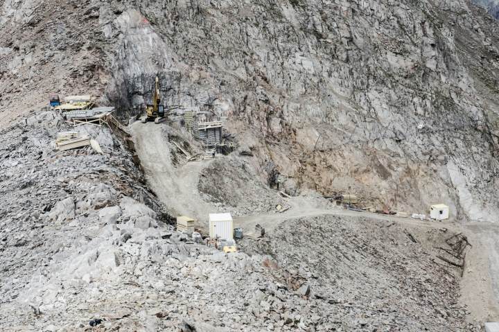 Baustelle in Skigebiet 